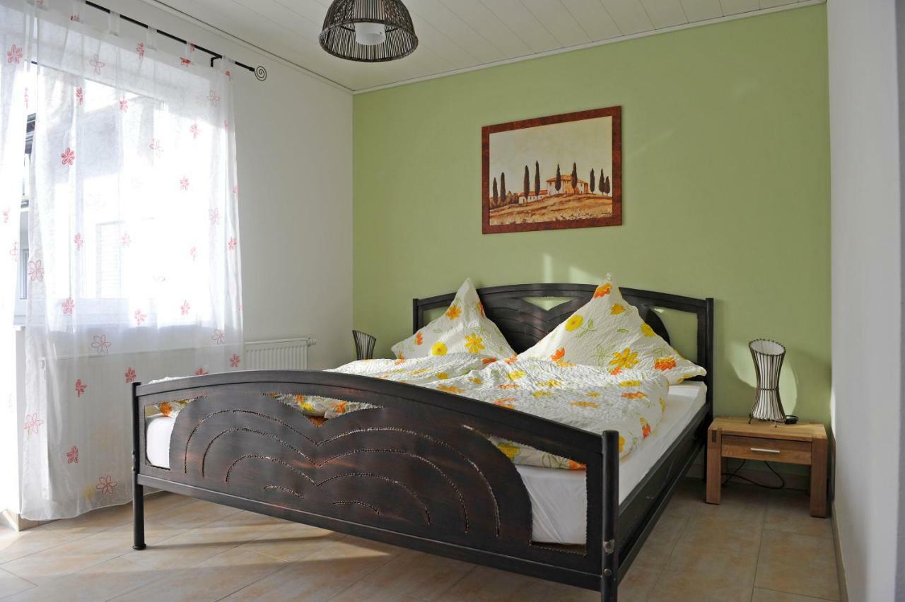 Gaestehaus Vinaria Kinheim Luaran gambar